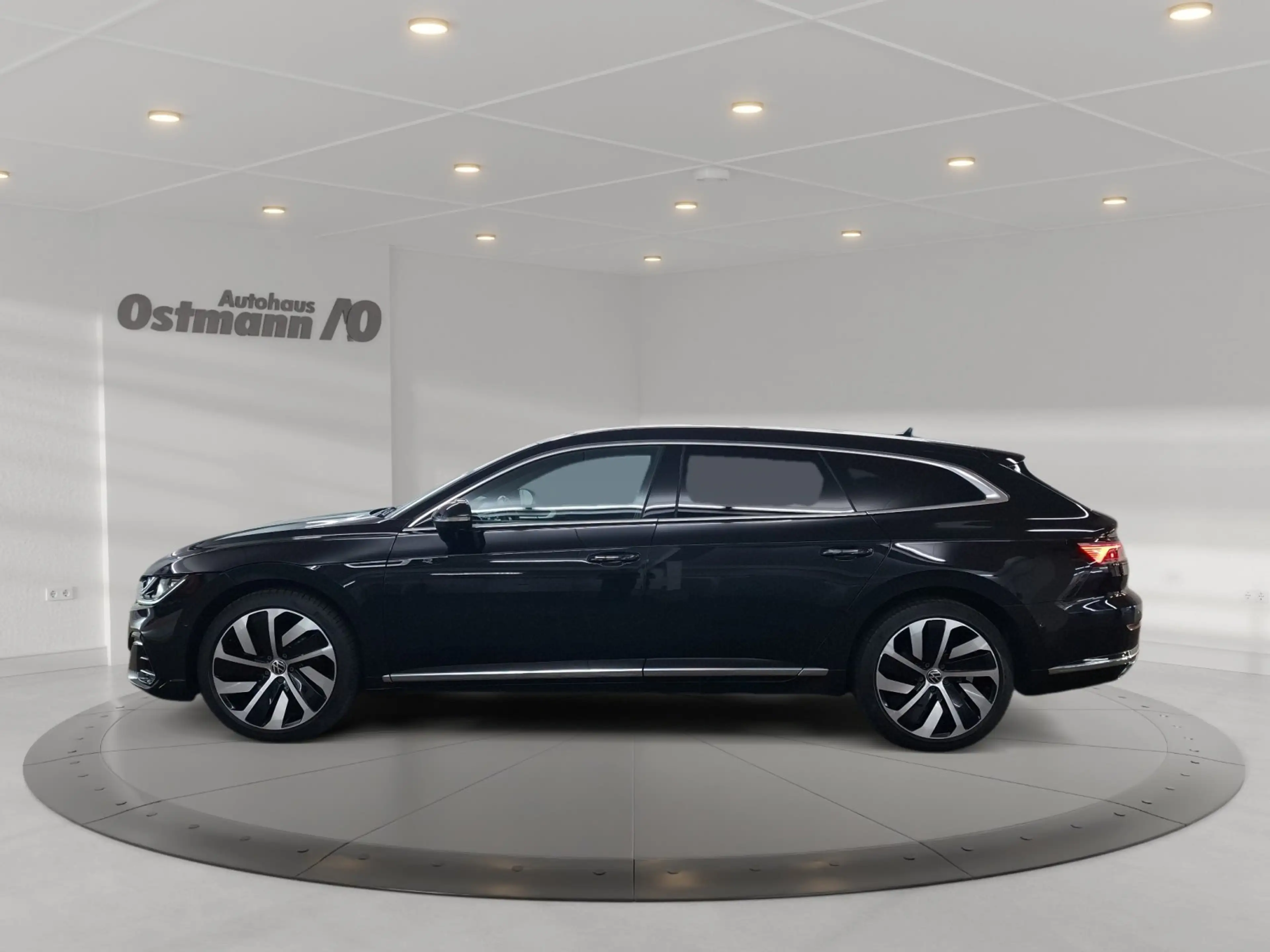 Volkswagen Arteon Shooting Brake R-Line e-Hybrid AHK Matrix — photo 2