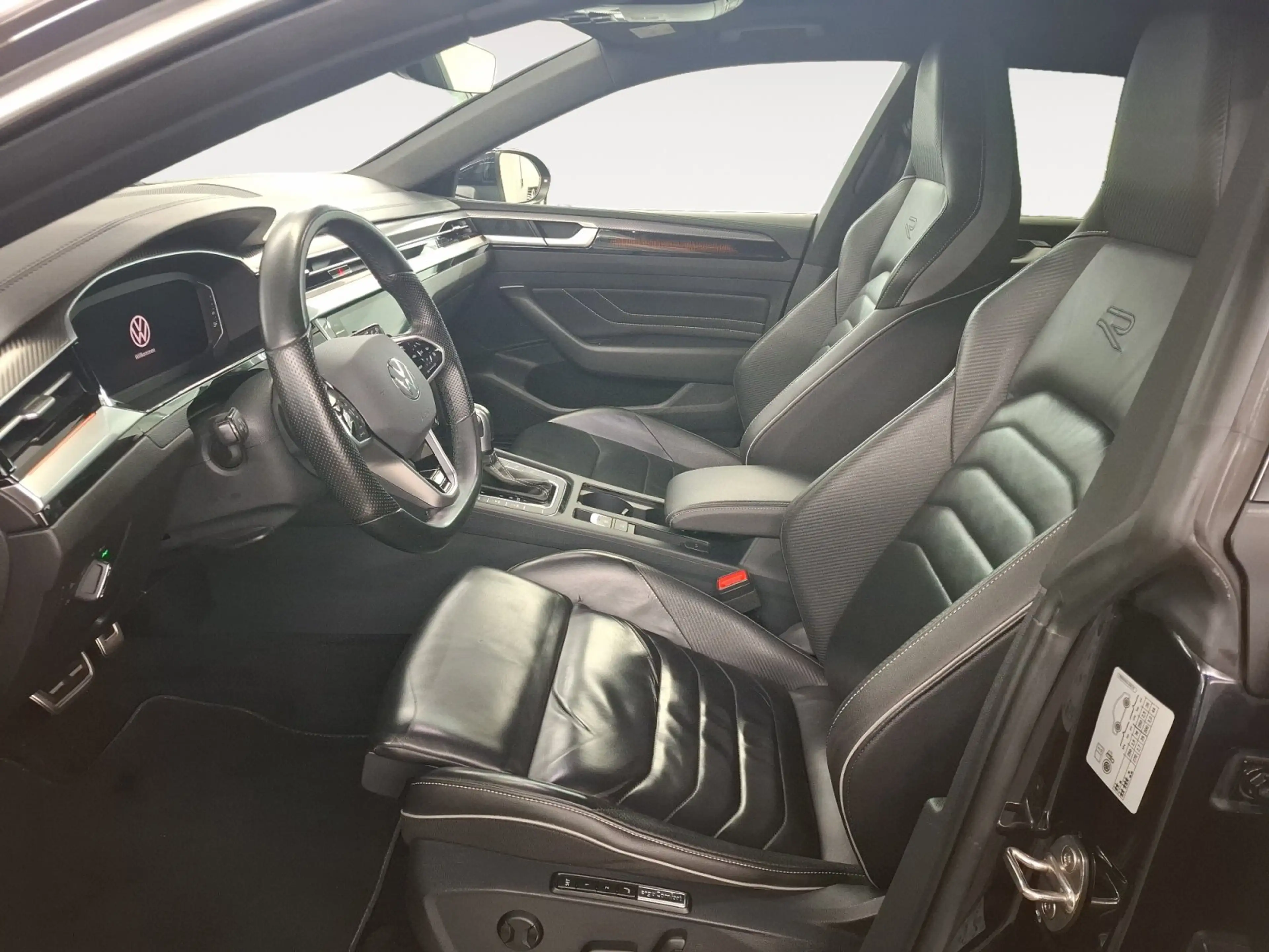 Volkswagen Arteon Shooting Brake R-Line e-Hybrid AHK Matrix — photo 7