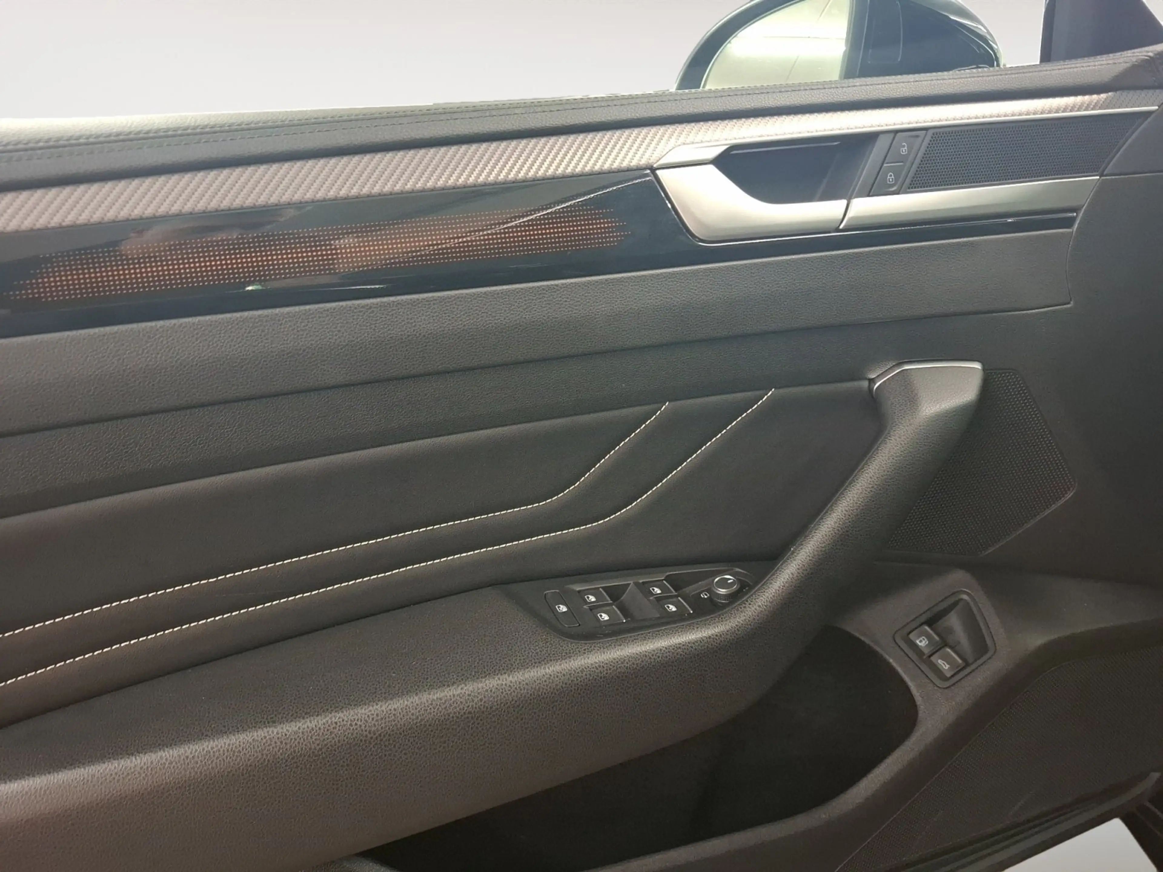 Volkswagen Arteon Shooting Brake R-Line e-Hybrid AHK Matrix — photo 14