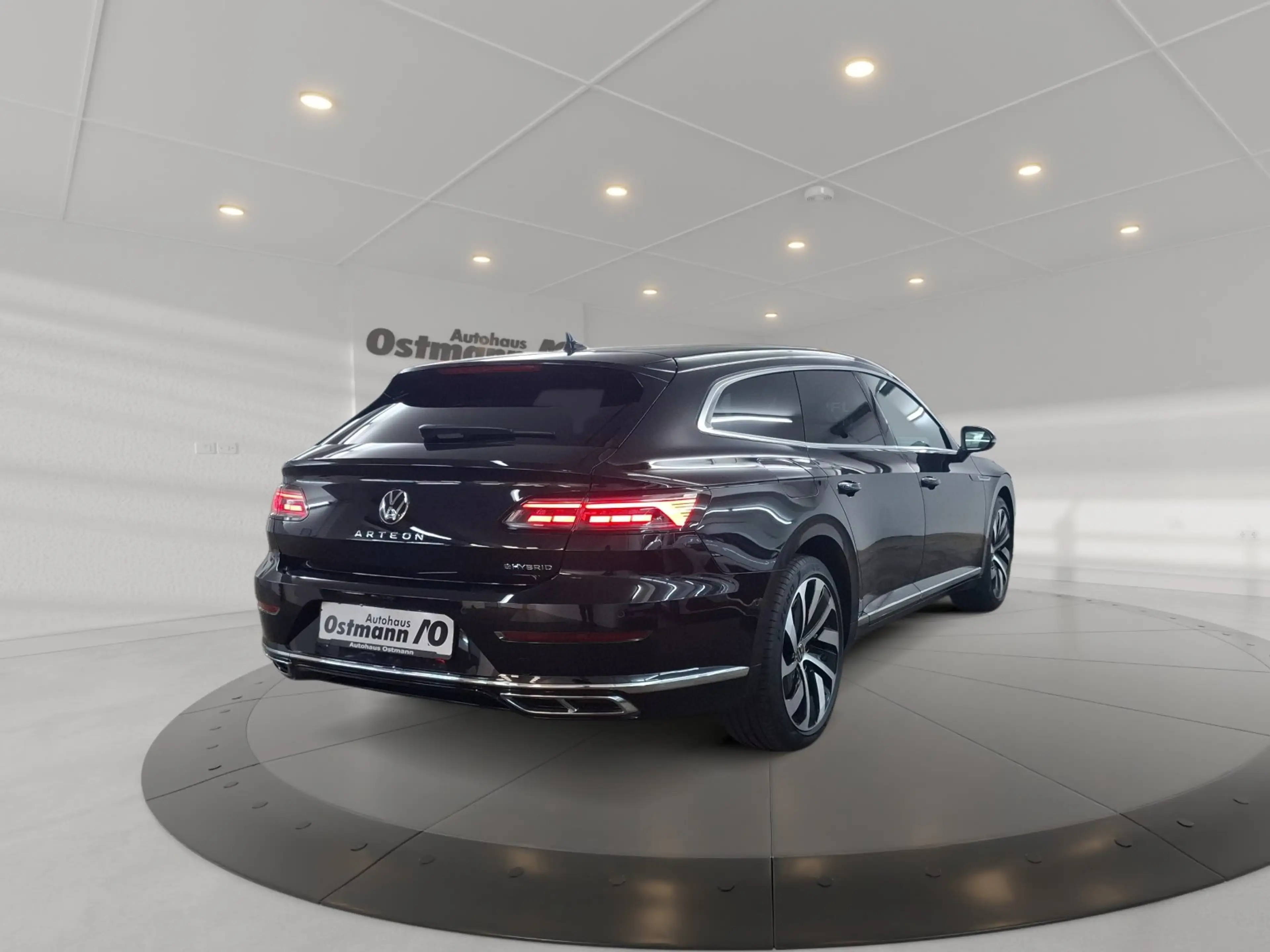 Volkswagen Arteon Shooting Brake R-Line e-Hybrid AHK Matrix — photo 4