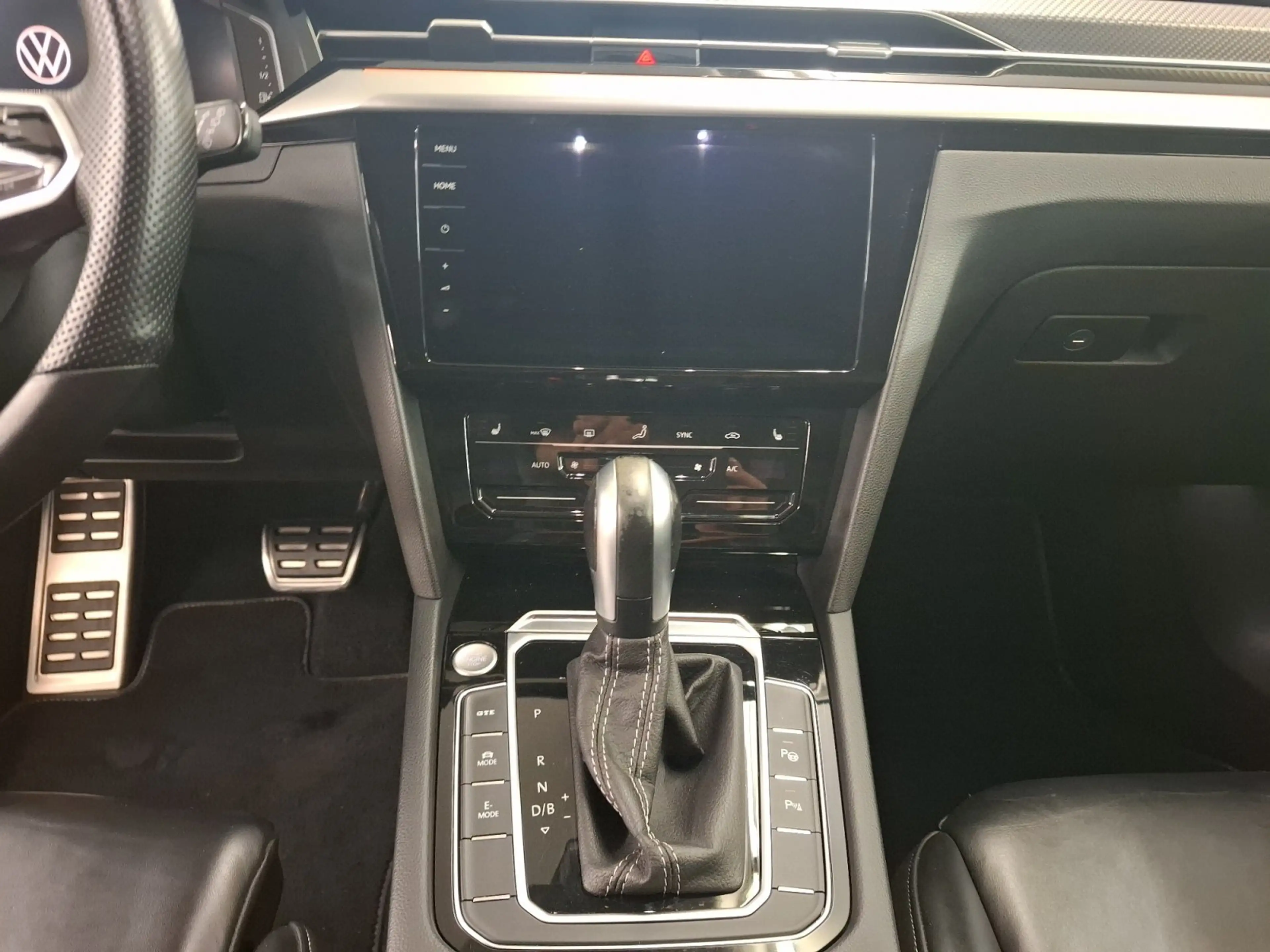 Volkswagen Arteon Shooting Brake R-Line e-Hybrid AHK Matrix — photo 10