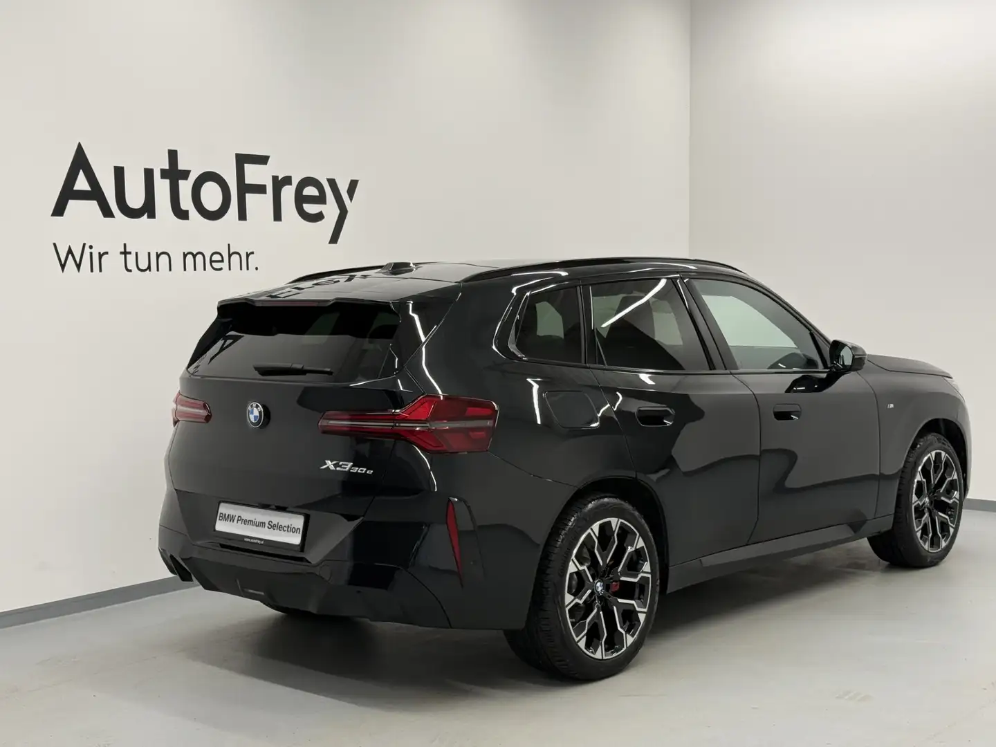 BMW X3 30e xDrive Schwarz - 2