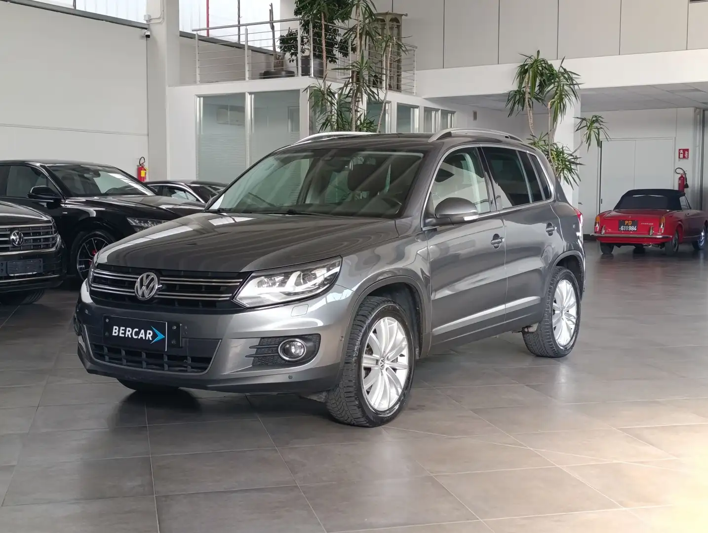 Volkswagen Tiguan Tiguan 2.0 TDI 140 CV 4MOTION Sport & Style*TETTO - 1