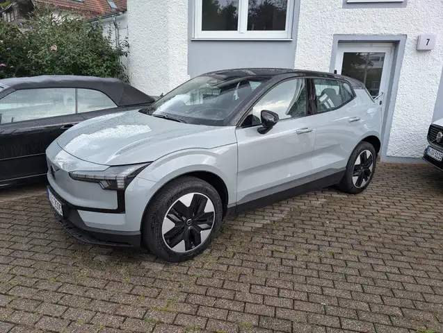 Volvo EX30 Plus 2WD Pure Electric