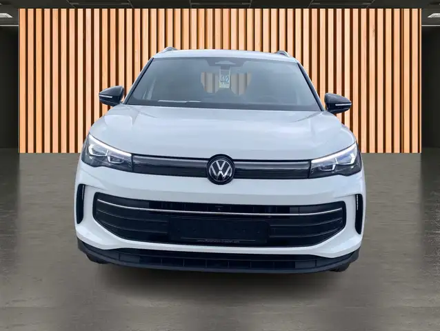 Volkswagen Tiguan view 14