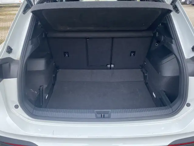 Volkswagen Tiguan view 9