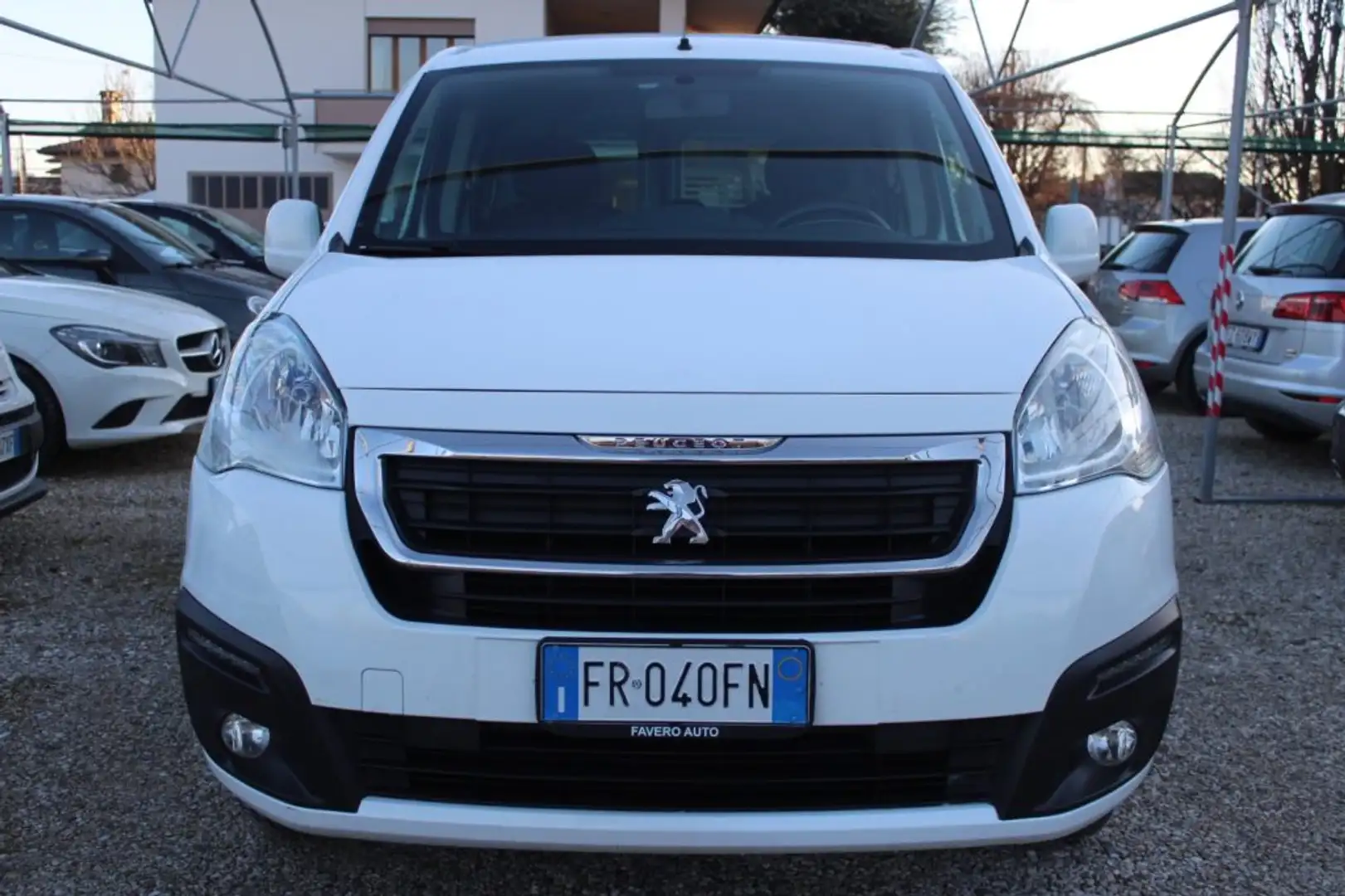 Peugeot Partner Tepee BlueHDi 100 4x4 Active Traction Control Beyaz - 2