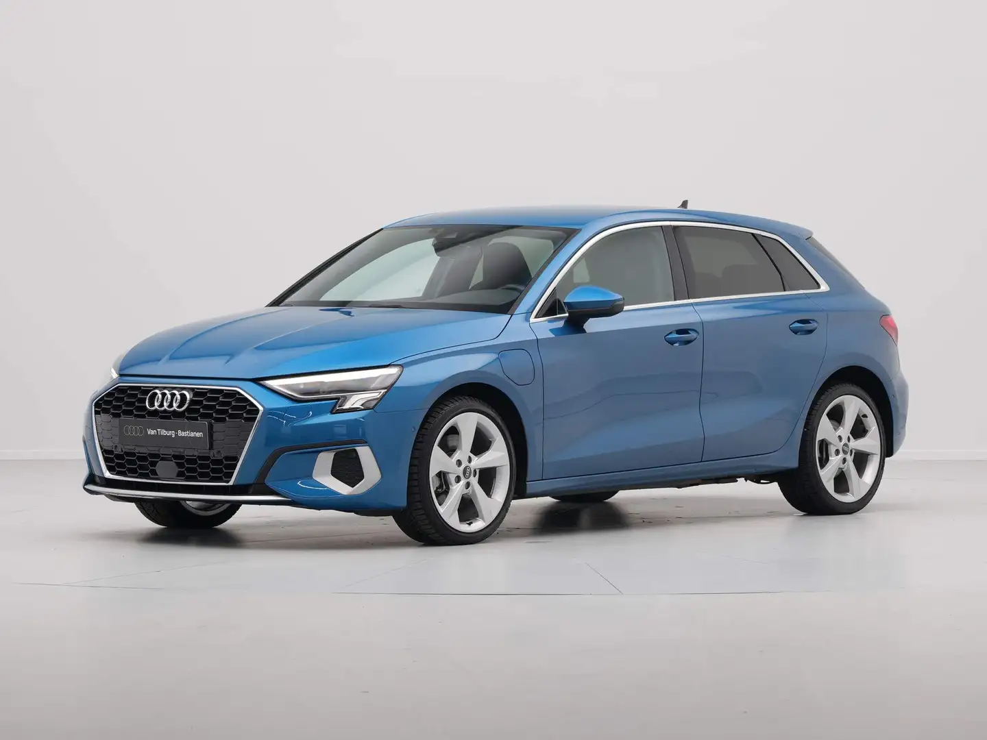 Audi A3 Sportback 40 TFSI e Advanced edition Navigatie Acc Azul - 2