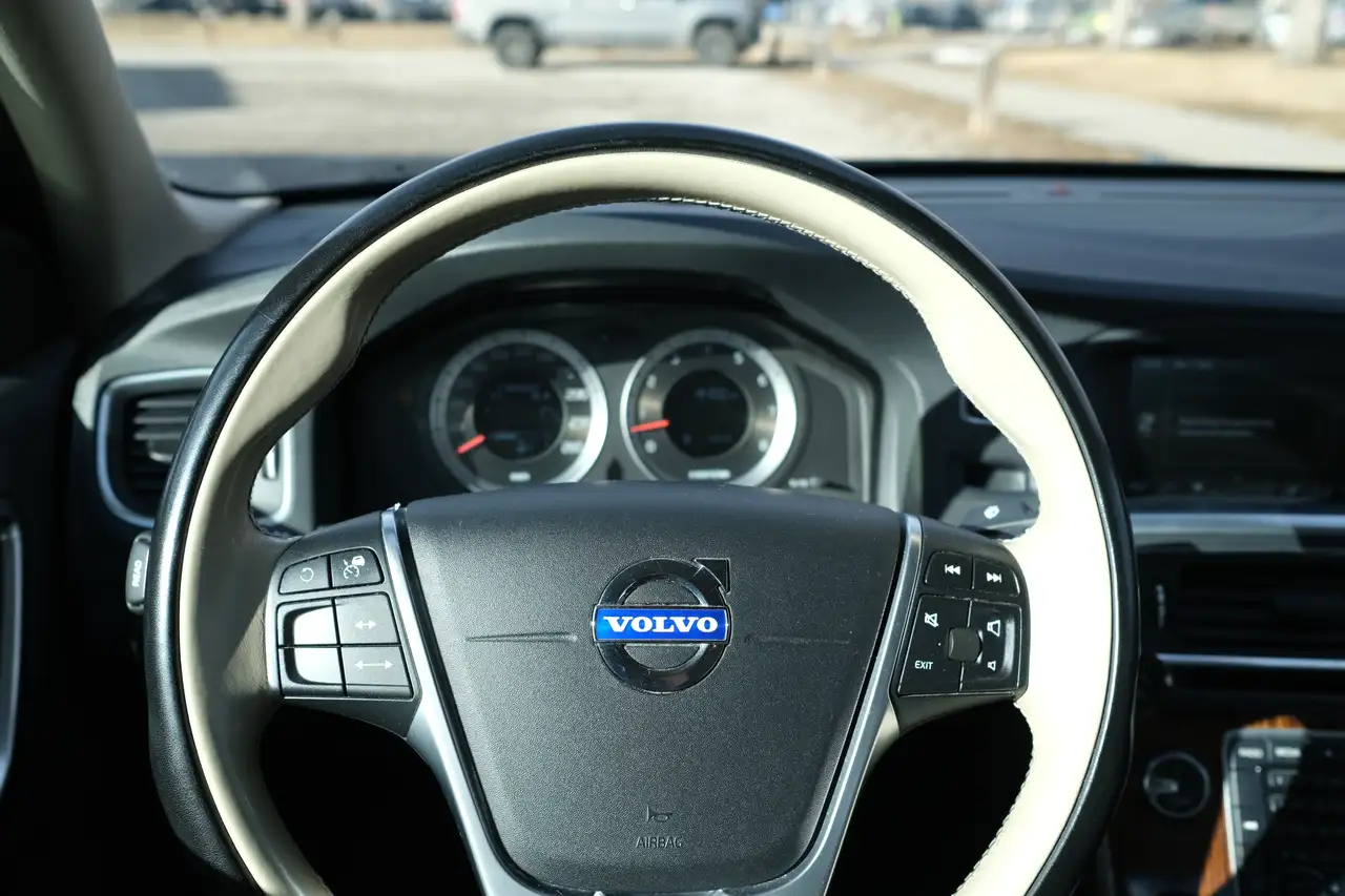 Volvo S60 снимка Volvo S60