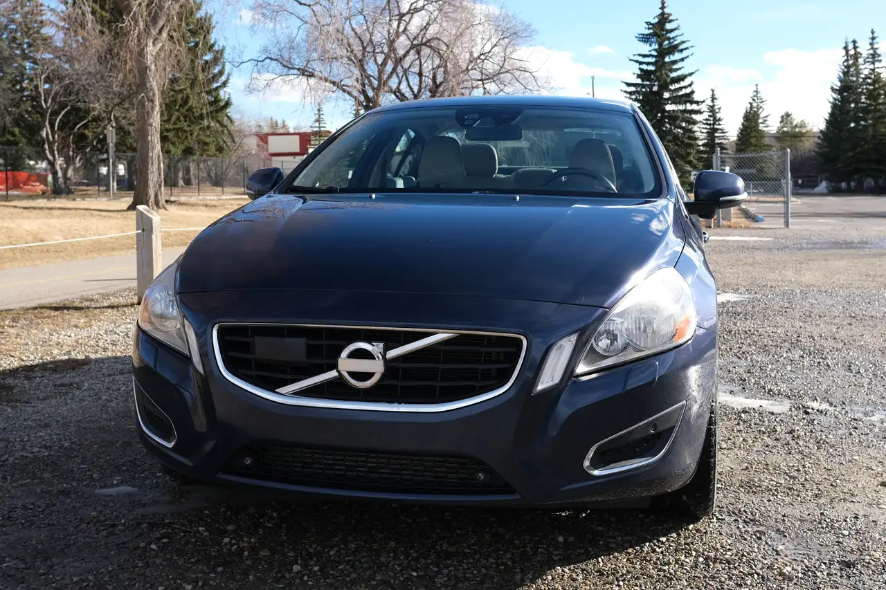 Volvo S60 снимка Volvo S60