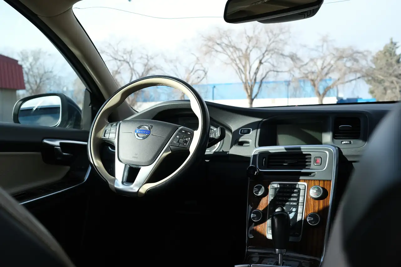 Volvo S60 снимка Volvo S60