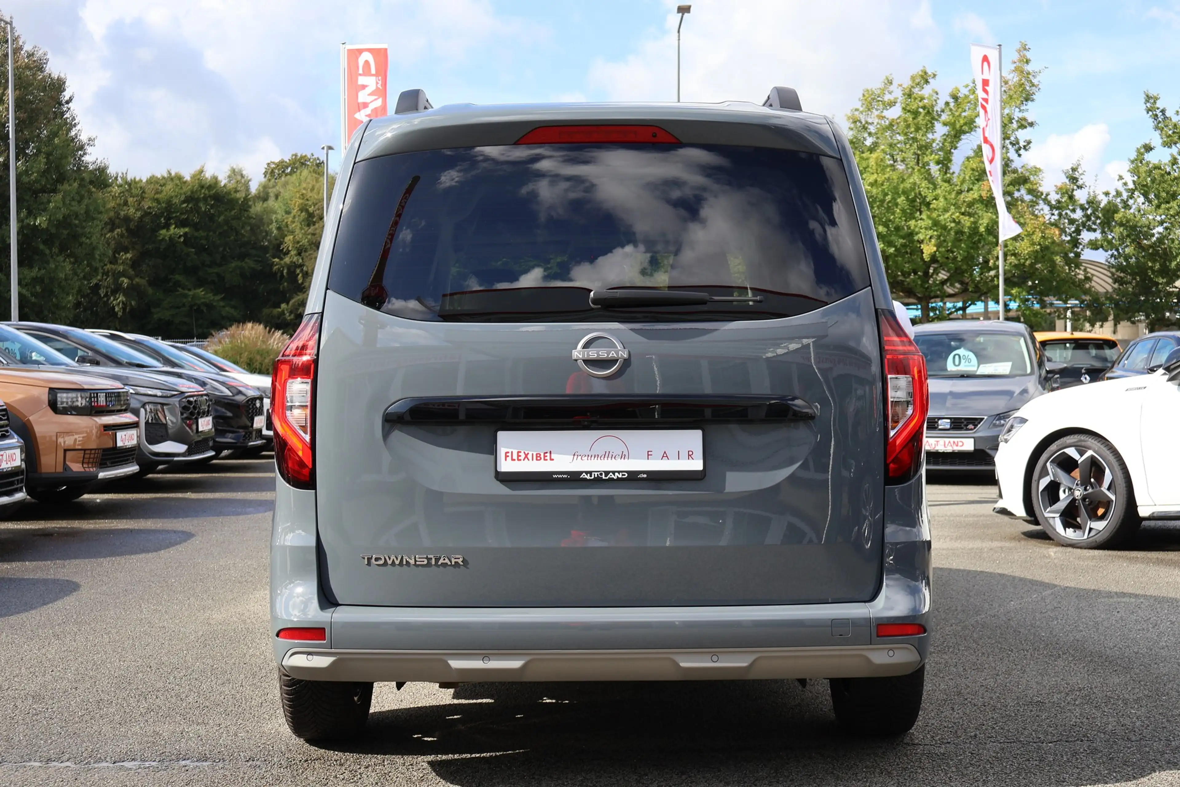 Nissan Townstar Tekna LED Navi Sitzheizung PDC USB — photo 5