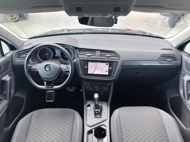 Volkswagen Tiguan view 13