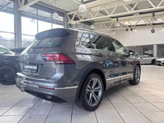 Volkswagen Tiguan view 3