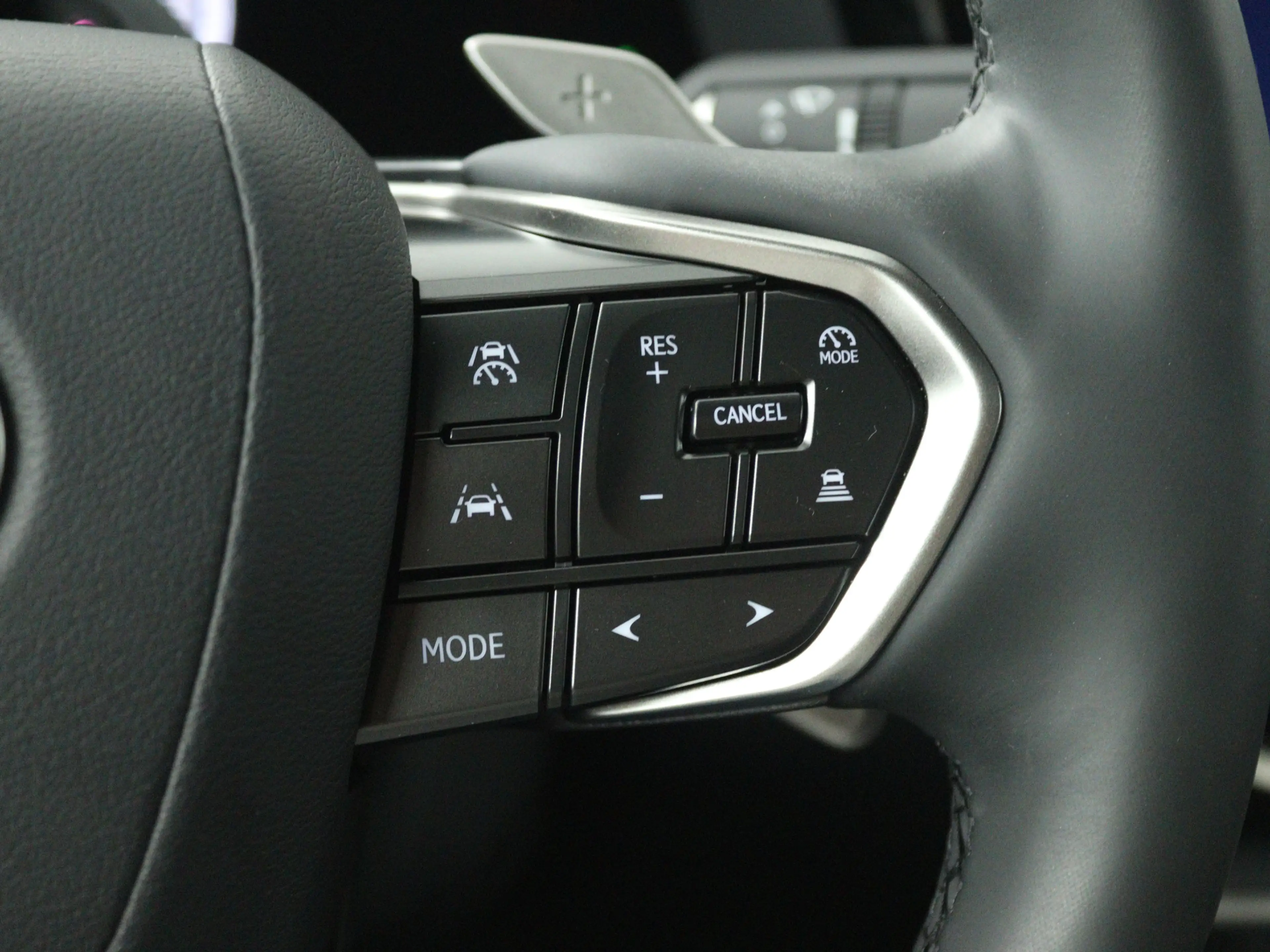 Lexus RZ 350e Luxury Line 77 kWh — photo 9