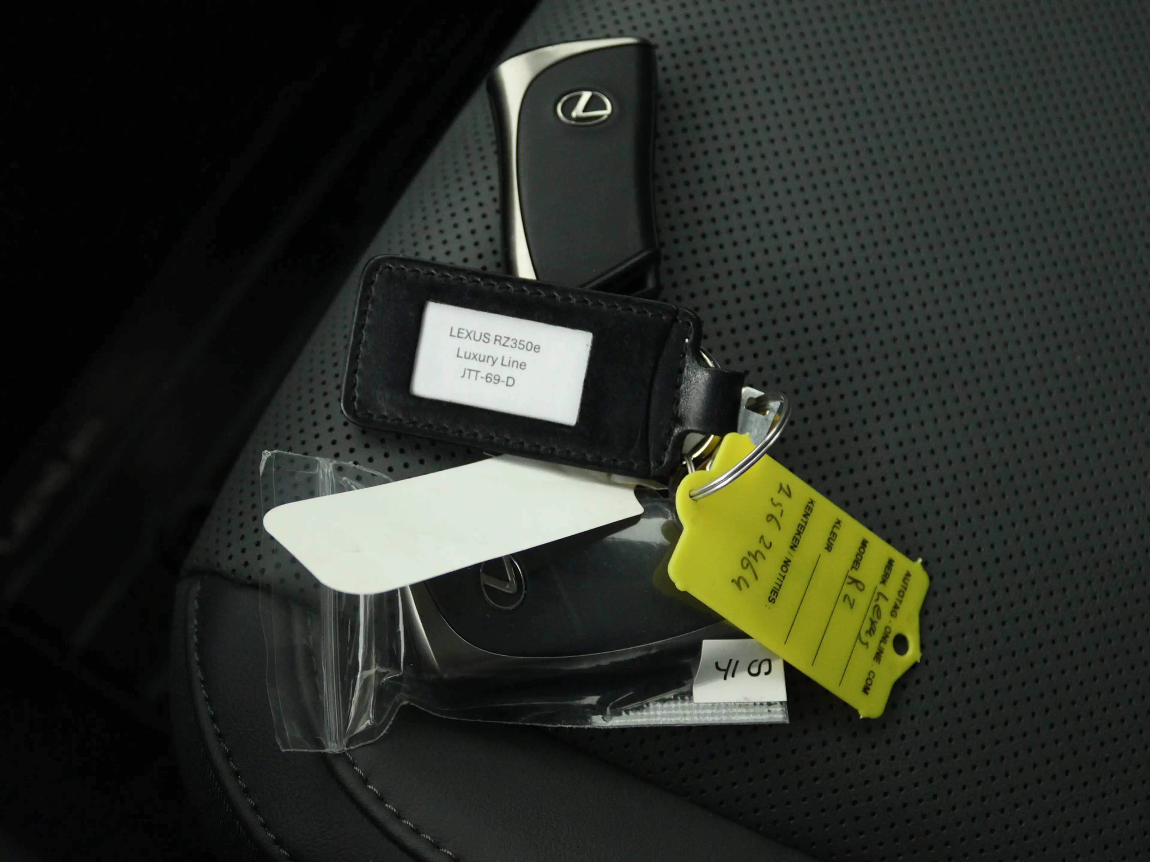 Lexus RZ 350e Luxury Line 77 kWh — photo 4