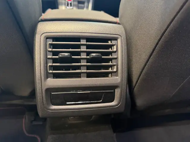 Volkswagen Golf view 10