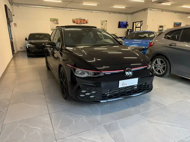 Volkswagen Golf view 3