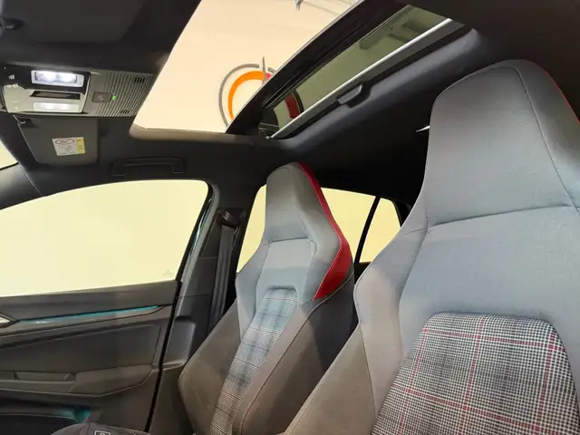 Volkswagen Golf view 9