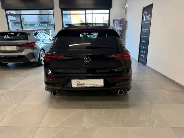 Volkswagen Golf view 5