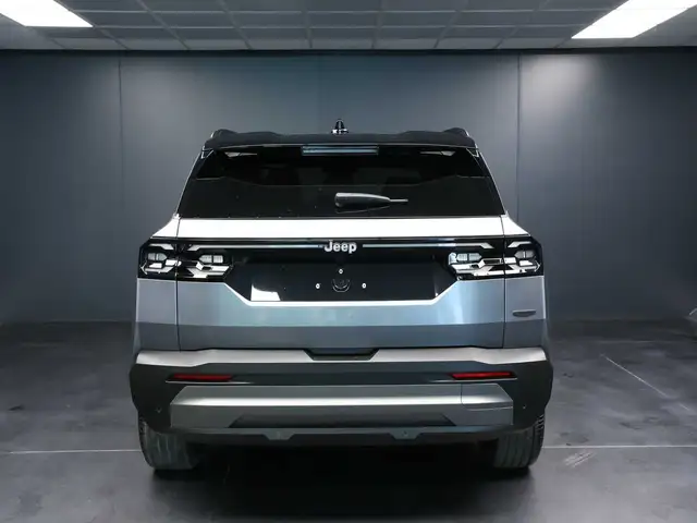 Jeep Compass view 4
