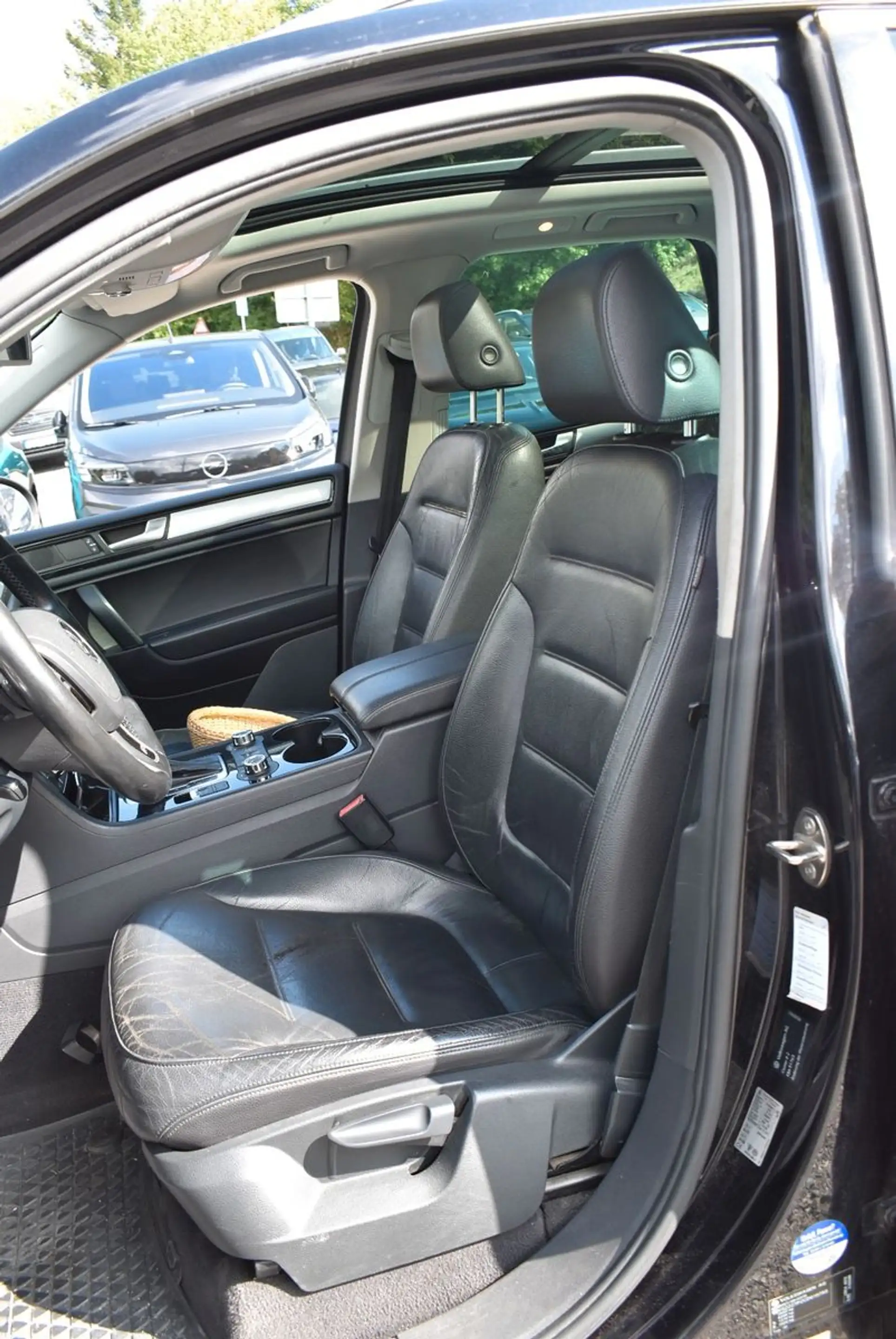 Volkswagen Touareg V6 TDI BMT "R-LINE" — photo 13