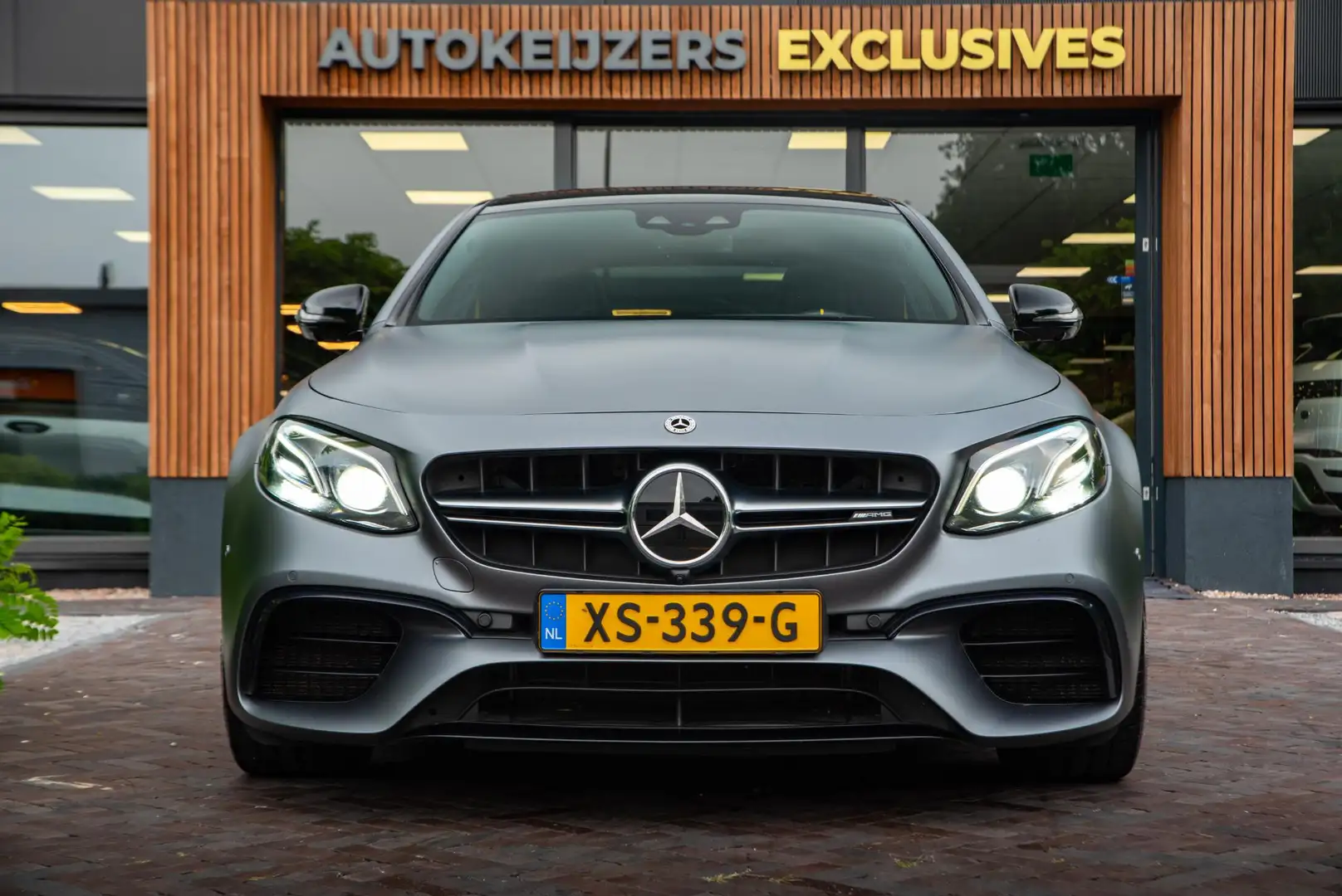 Mercedes-Benz E 63 AMG S 4MATIC+ Schaalstoel Keramisch Carbon Burmester A Gris - 2