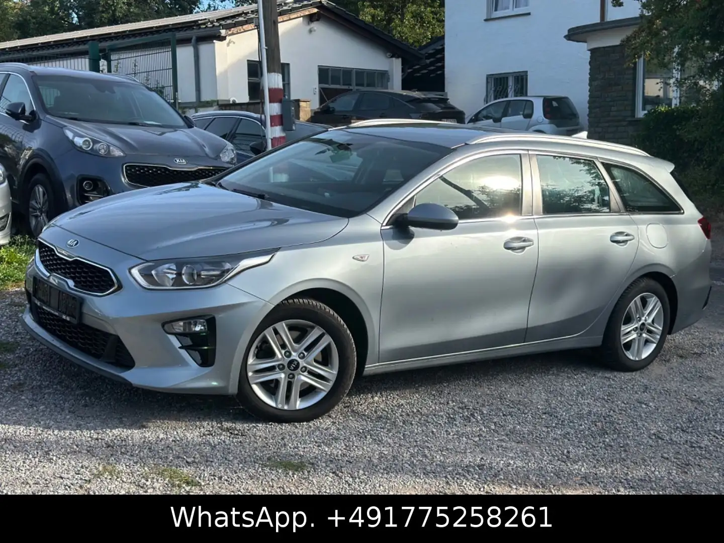 Kia Ceed 1.5 Turbo DSG,Navi,Kamera,Euro6 Silber - 1