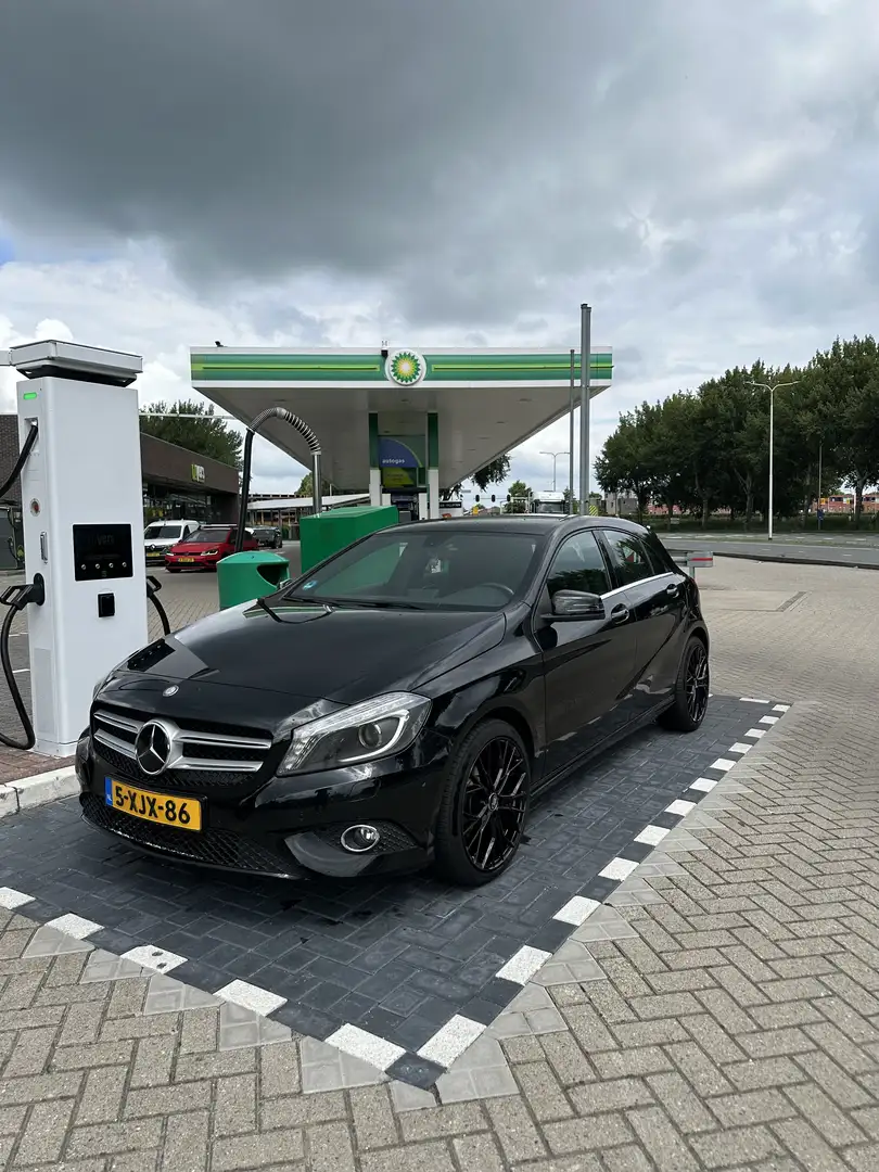 Mercedes-Benz A 180 Ambition Zwart - 1