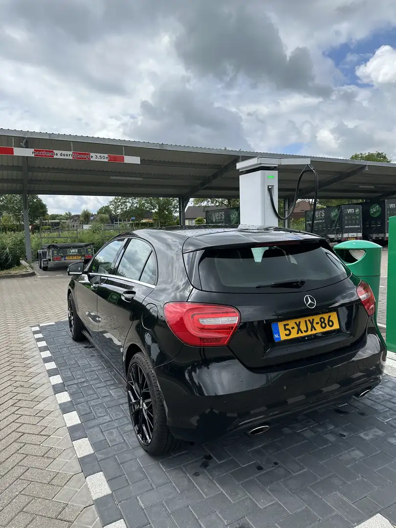 Mercedes-Benz A 180 Ambition Zwart - 2