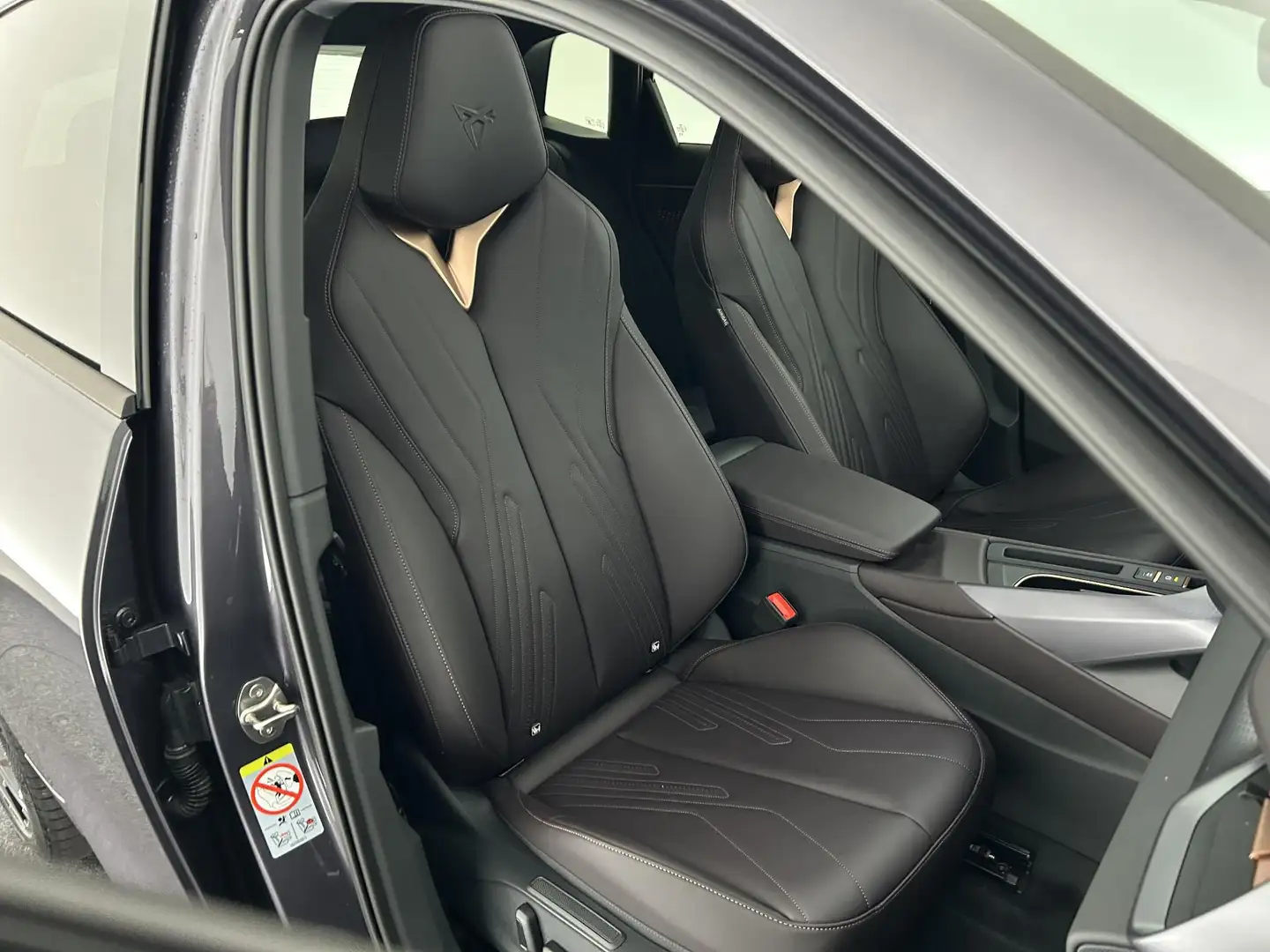 CUPRA Terramar 1.5 TSI 272pk e-Hybrid Business 360Camera Head-Up Lilla - 2