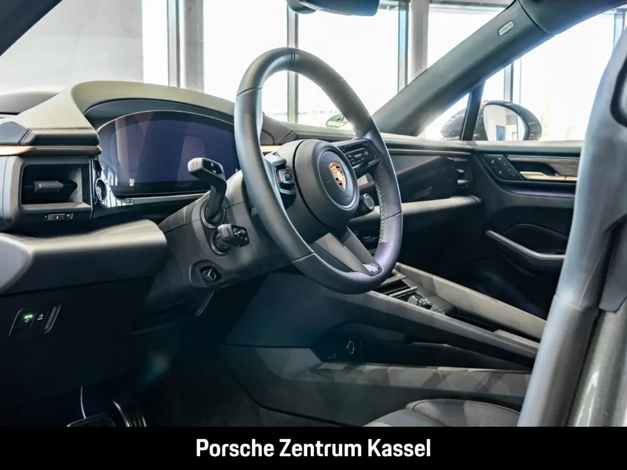 Porsche Macan Electric 4 HA-Lenkung InnoDrive Head-Up 9