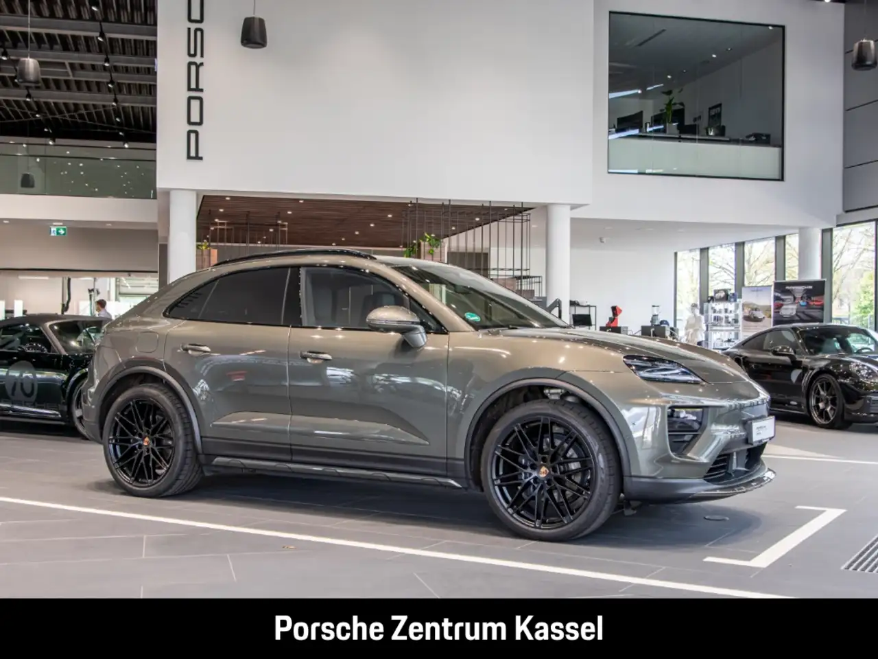 Porsche Macan Electric 4 HA-Lenkung InnoDrive Head-Up 6