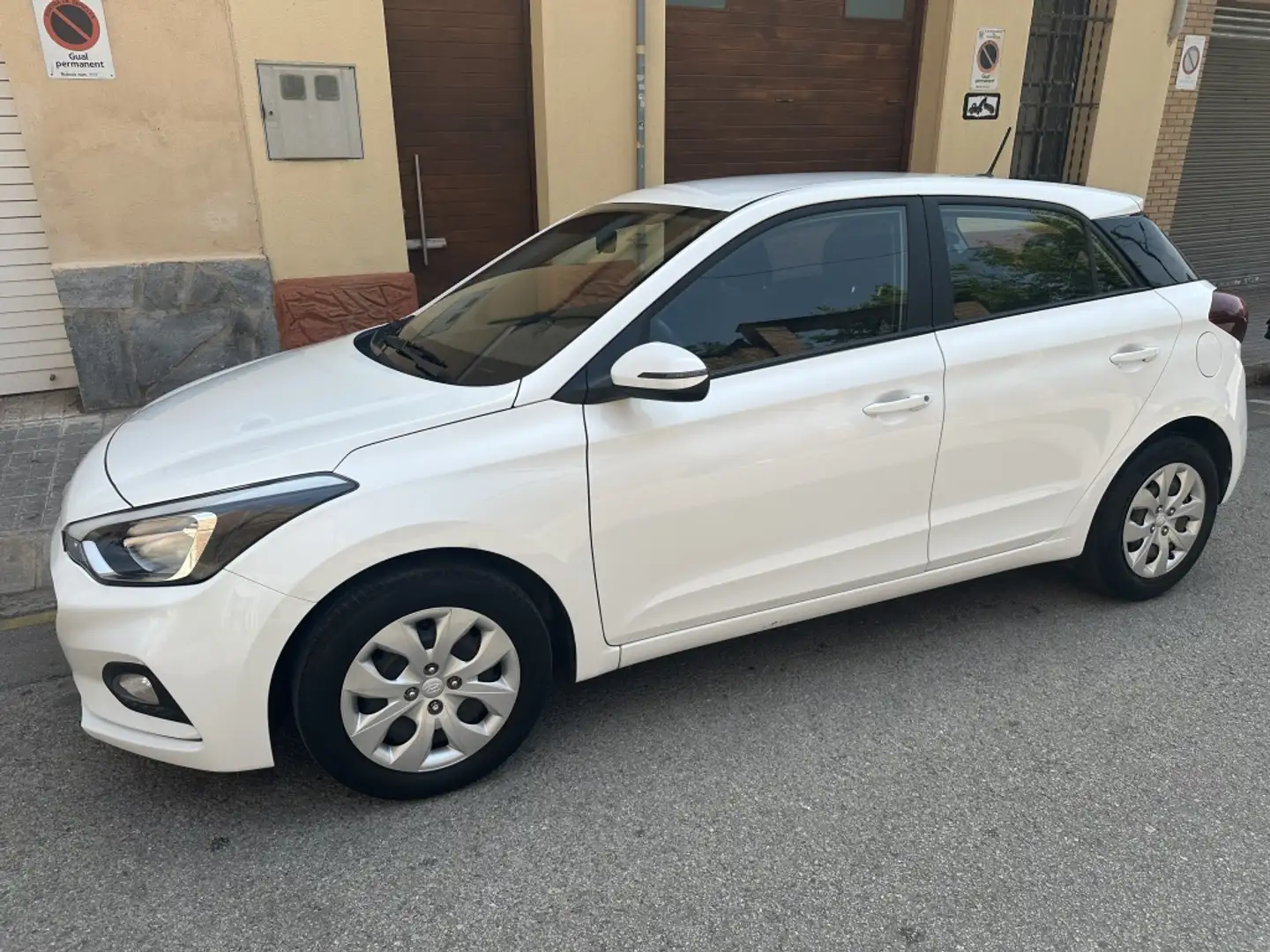 Hyundai i20 1.0 TGDI Drive&Skate 100 Fehér - 1