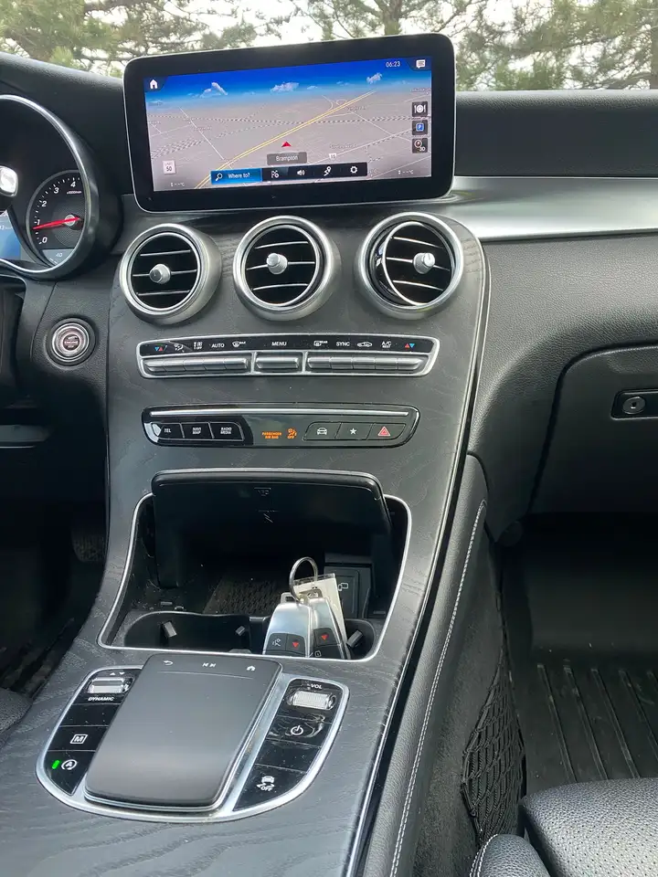Mercedes-Benz GLC снимка Mercedes-Benz GLC