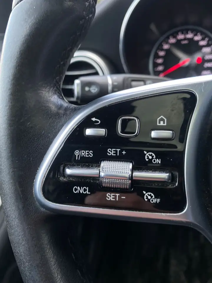 Mercedes-Benz GLC снимка Mercedes-Benz GLC