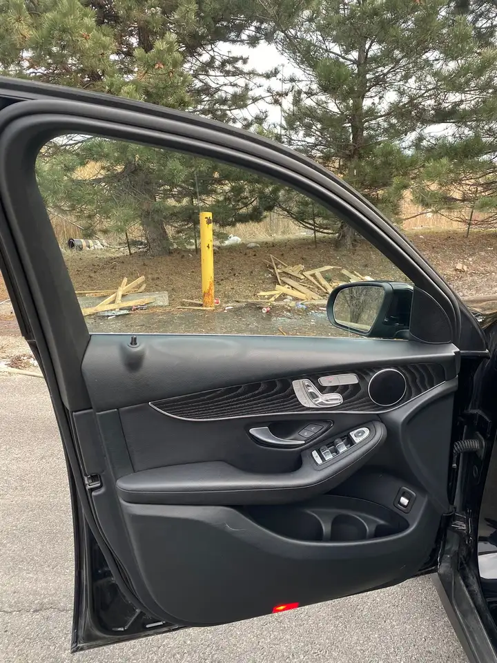 Mercedes-Benz GLC снимка Mercedes-Benz GLC