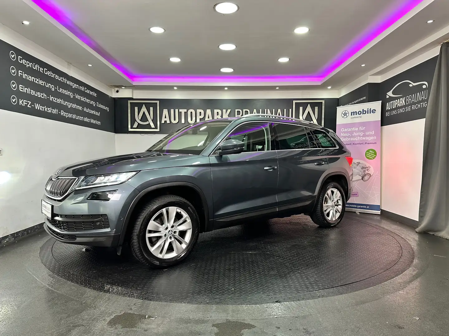 Skoda Kodiaq 2,0 TDI DSG Green Tec *PANO*360*CARPLAY* Grau - 2