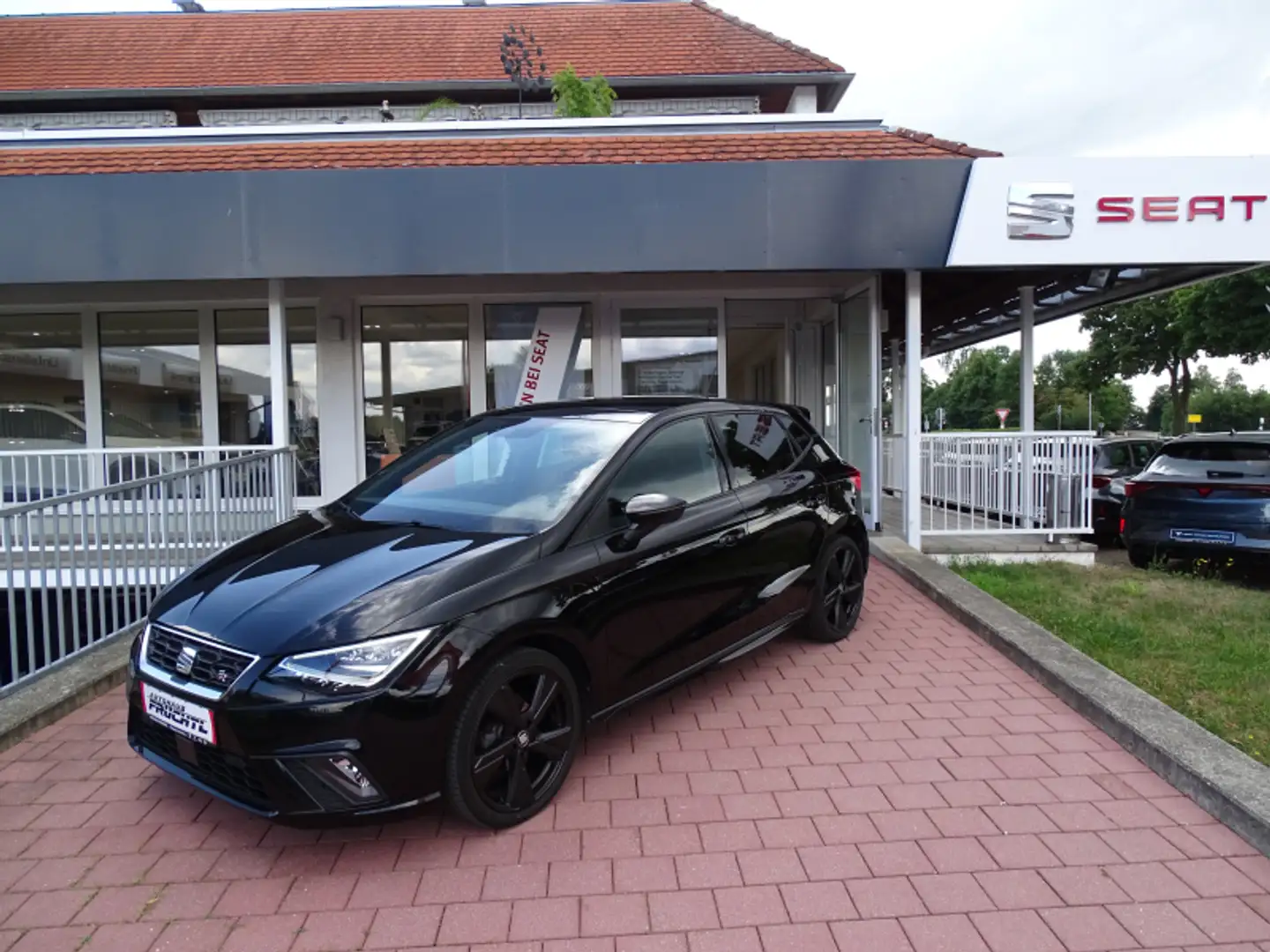 SEAT Ibiza Ibiza 1.0 TSI Black Edition 95PS Panorama Navi Bea Negro - 1