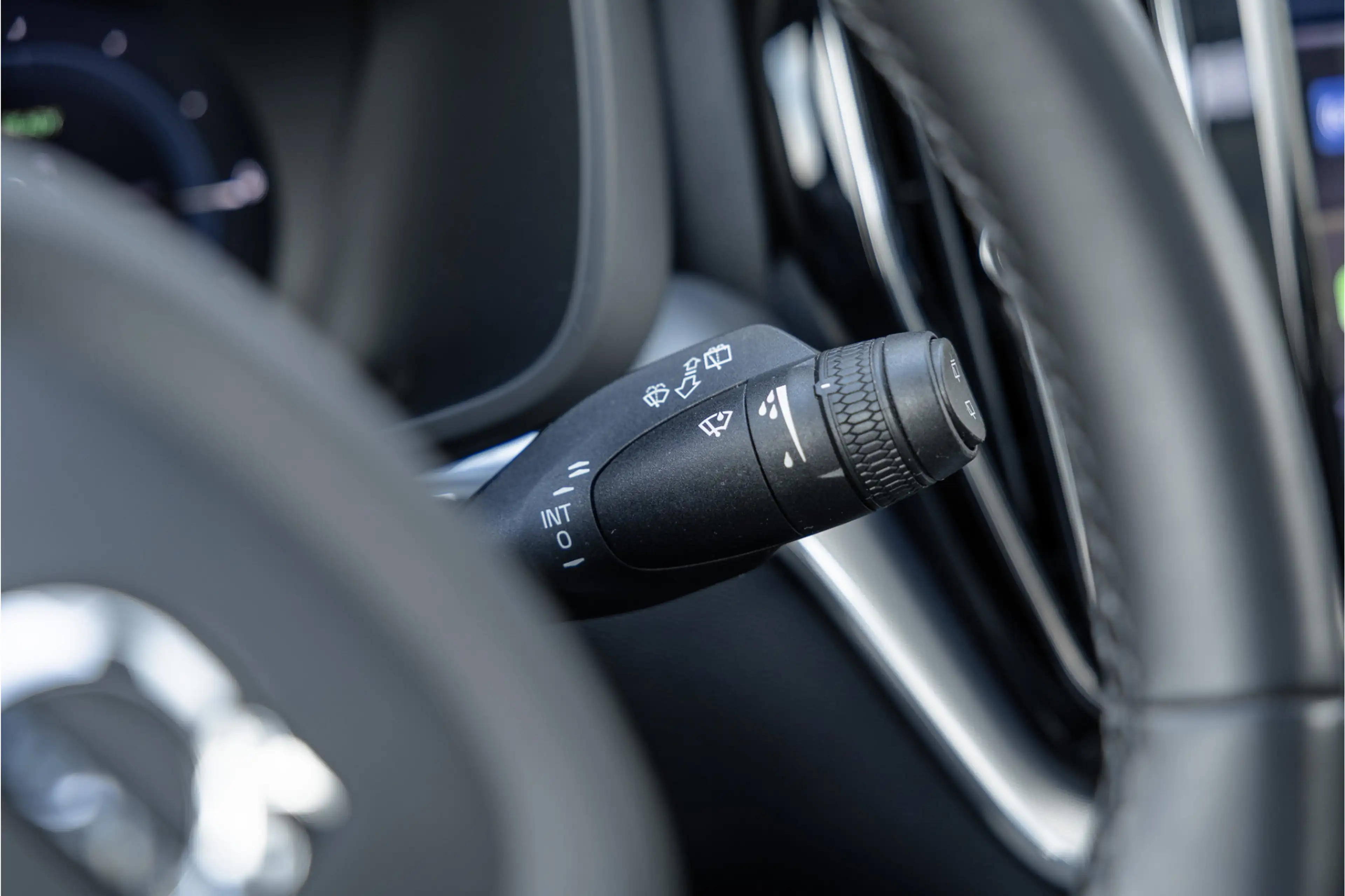 Volvo XC60 2.0 Recharge T6 AWD R-Design Pano / Harman Kardon — photo 49