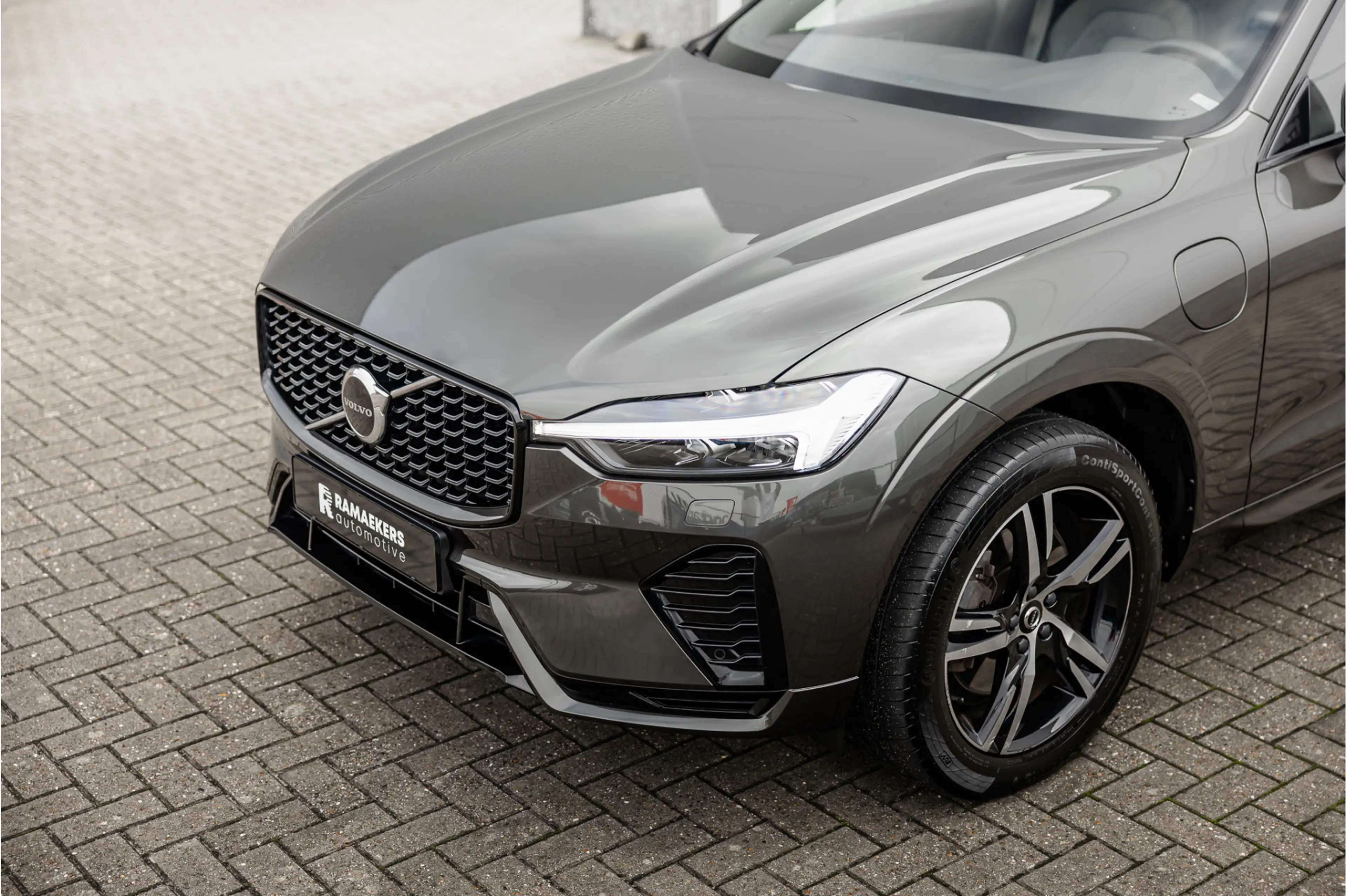 Volvo XC60 2.0 Recharge T6 AWD R-Design Pano / Harman Kardon — photo 14