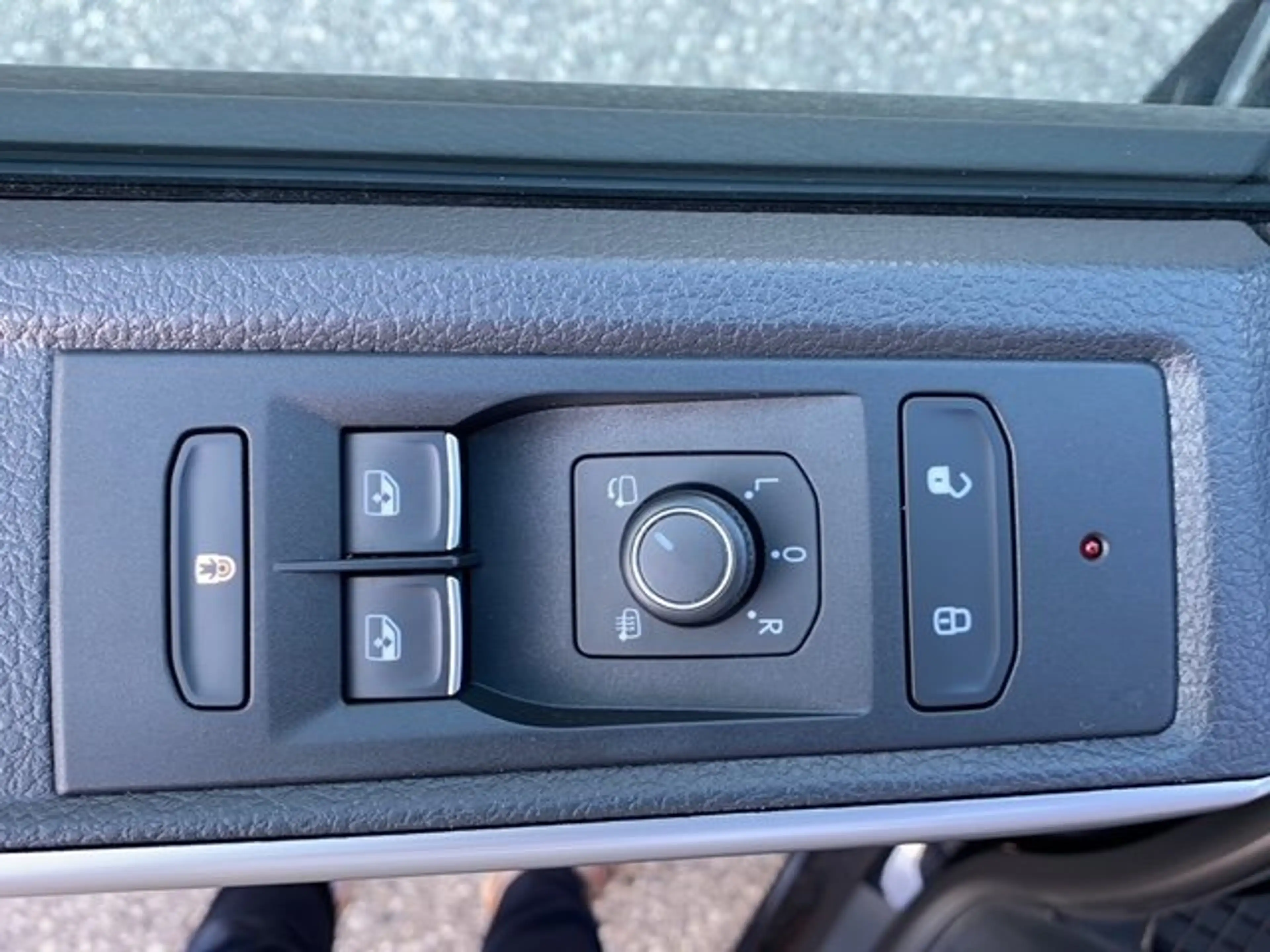 Volkswagen T6.1 Multivan Comfortline 2,0 tDI DSG — photo 10
