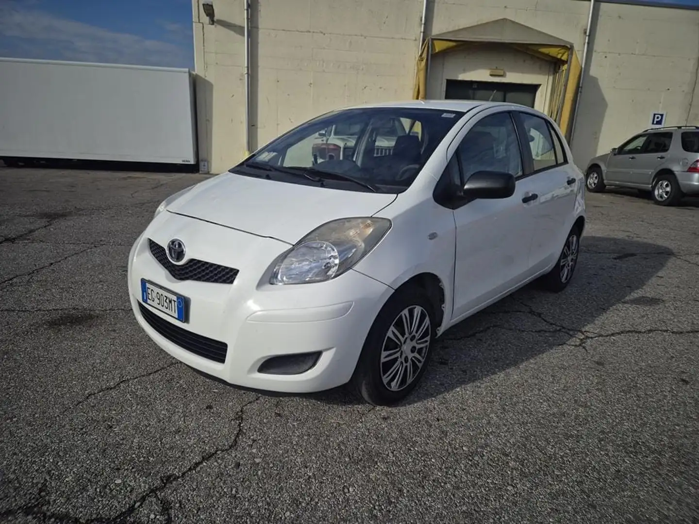 Toyota Yaris 5p 1.0 Sol - 1