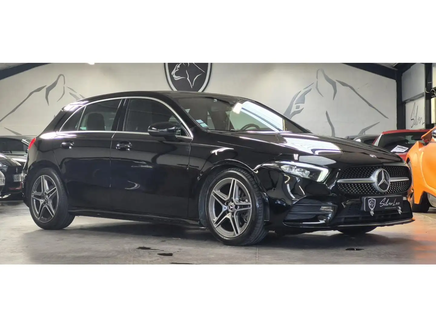 Mercedes-Benz A 180 A180 A 180 5P AMG LINE / BOITE MECANIQUE / TOIT PANORAMIQUE / SIEGES CHAUFFANTS Noir - 1