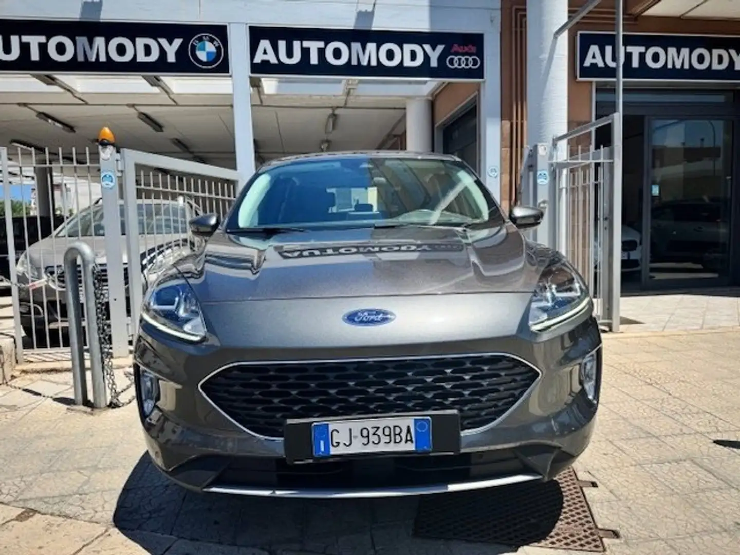 Ford Kuga Kuga III 2020 1.5 ecoblue Connect 2wd 120cv Gris - 1
