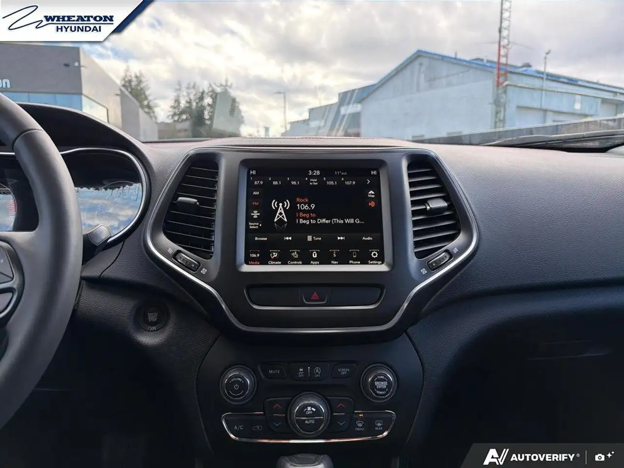 Jeep Cherokee снимка Jeep Cherokee