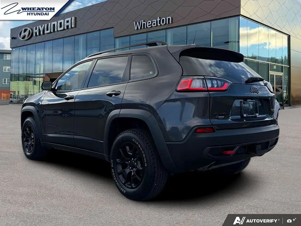 Jeep Cherokee снимка Jeep Cherokee