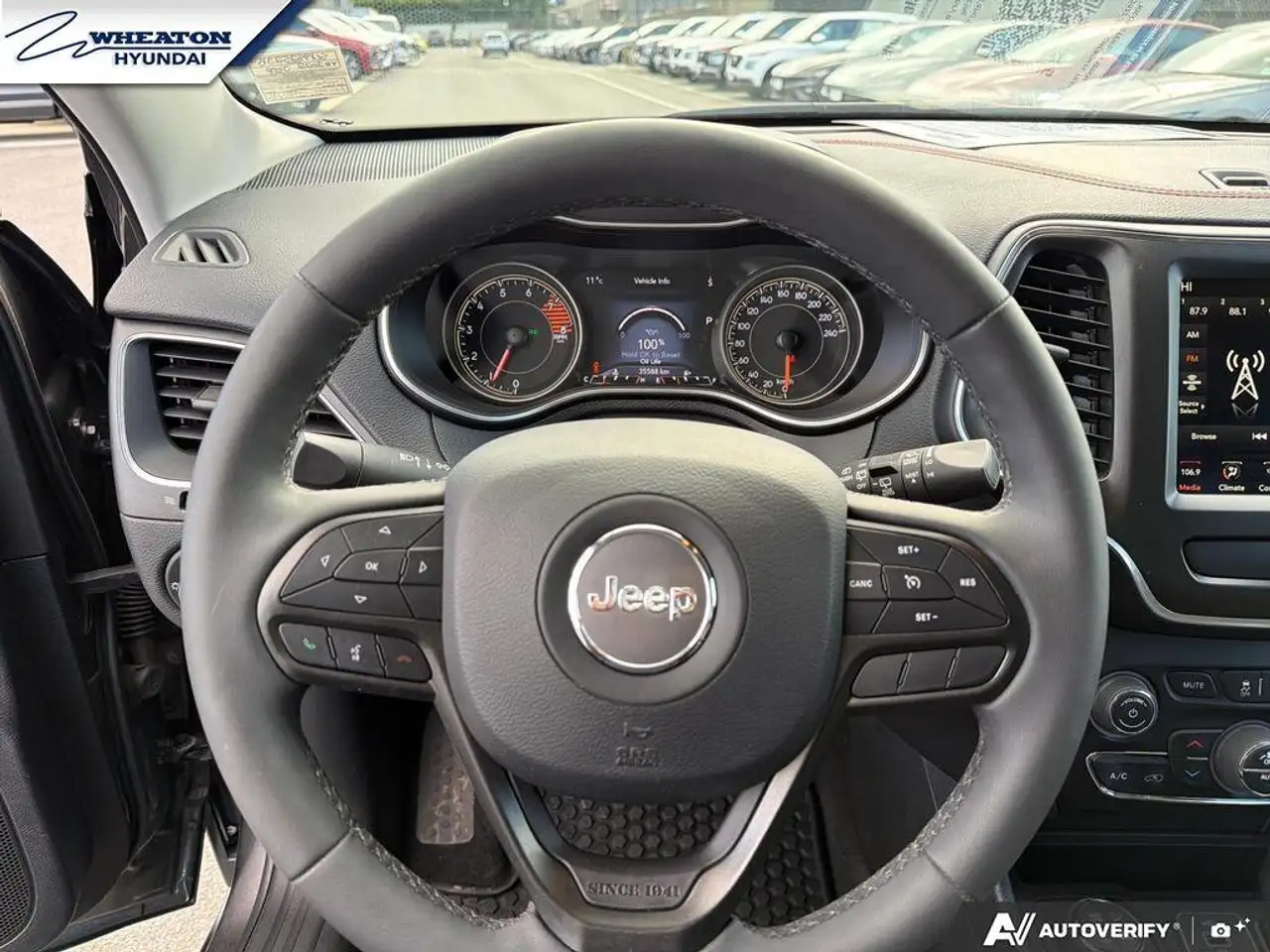 Jeep Cherokee снимка Jeep Cherokee