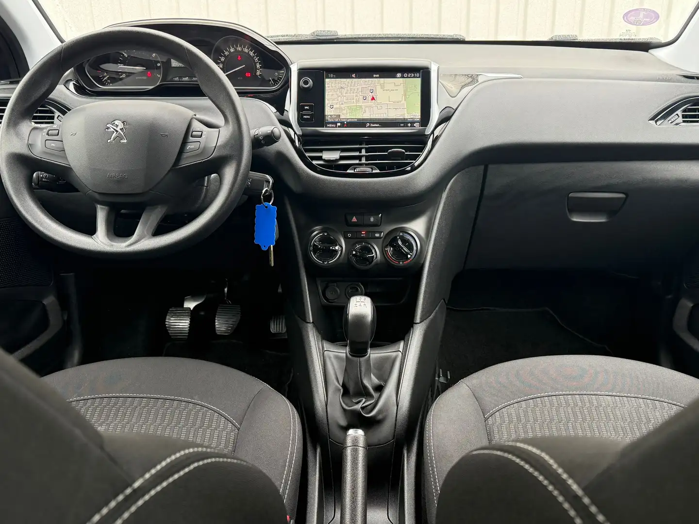 Peugeot 208 1.2 PureTech Active 2e Eigenaar,D-riemVV,Airco,Nav Grau - 2