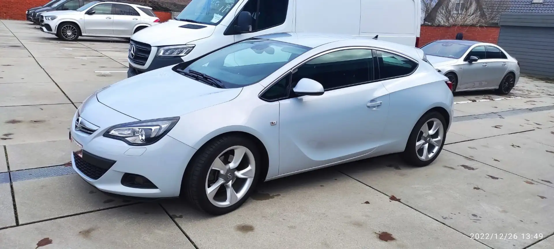 Opel Astra Astra GTC 2.0 CDTi Sport Start Wit - 2